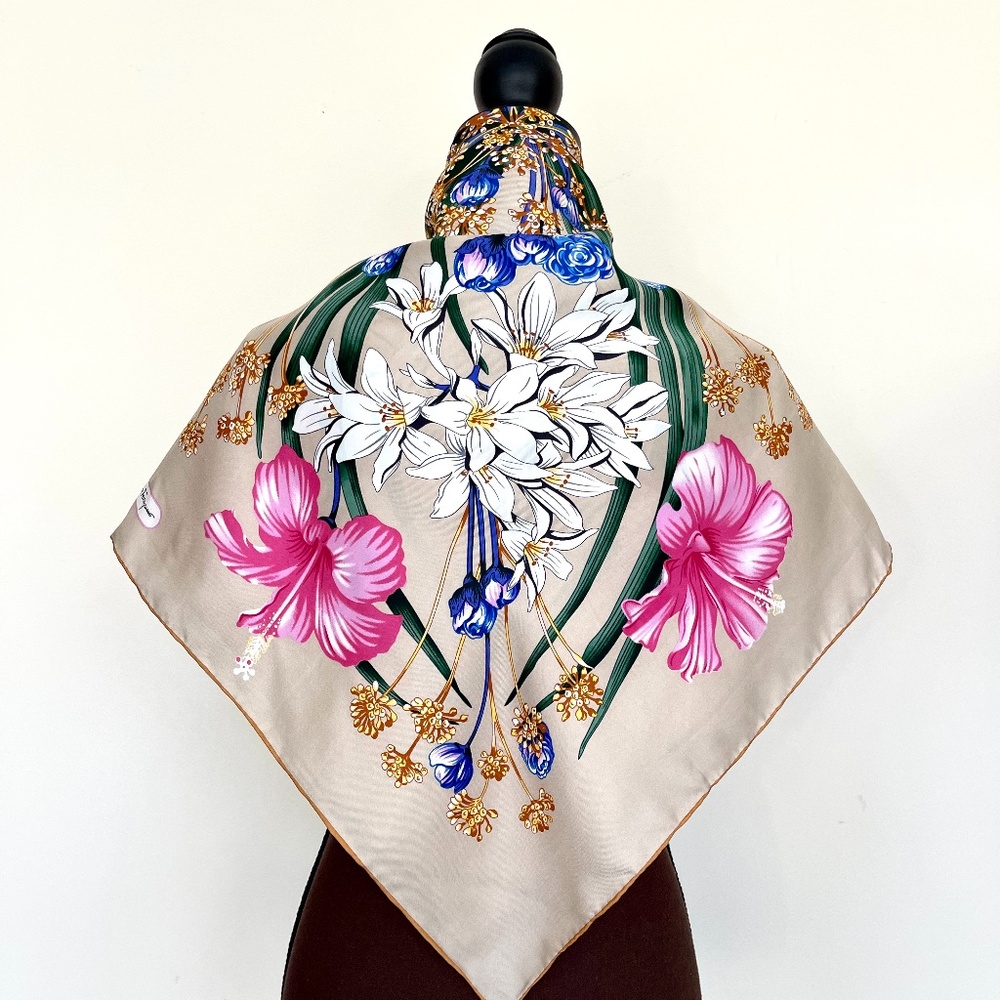 NWT Salvatore Ferragamo Floral Garden Beige Silk Scarf - Picture 5 of 14